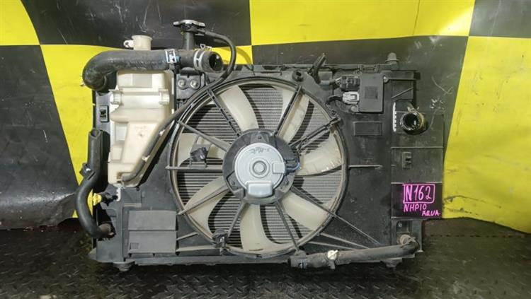 Радиатор основной Тойота Аква в Липецке 116562